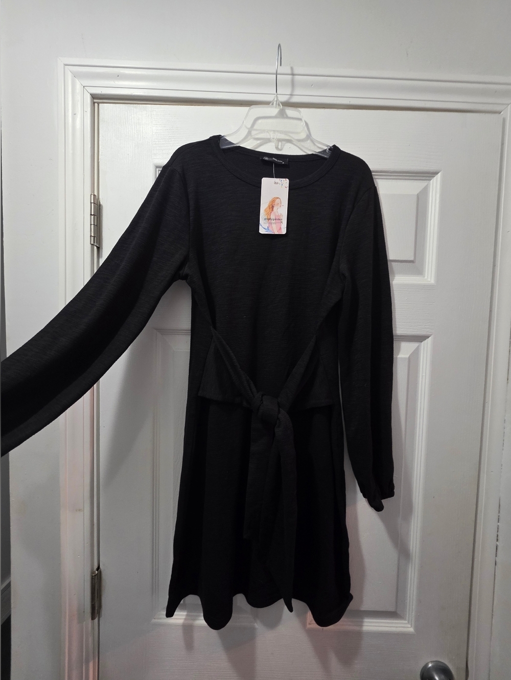 Womens Black Long-Sleeve Tie-Waist Dress
